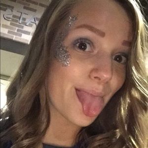 Meet your Posher, Caitlyn